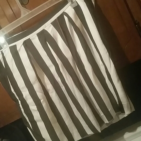 ZARA SUPER CUTE (JUSTDOESN'T QUIT FIT ME). - Picture 6 of 7